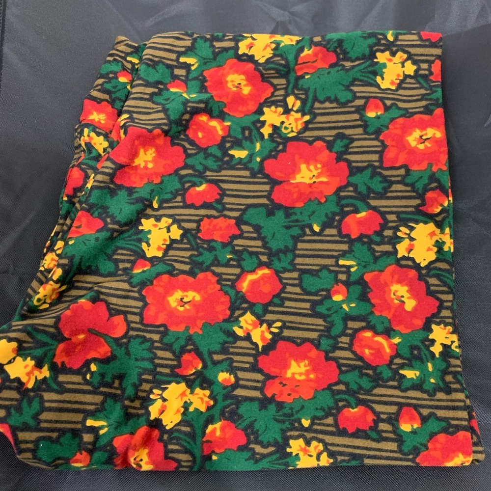 LuLaRoe Tall & Curvy TC leggings—Floral